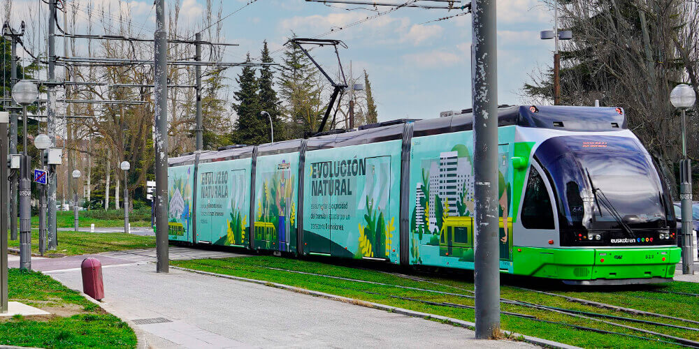 Publicidad Tranvia Vitoria 5 Vagones Integral foto 3