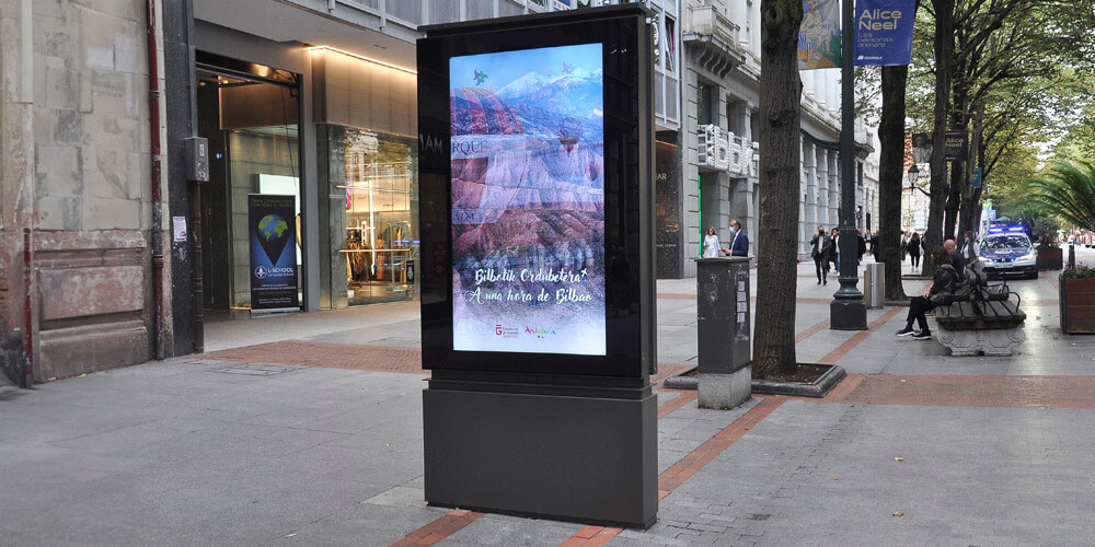 Publicidad Bilbao Mobiliario Urbano Unidades Eje Gran Via El Corte Inglés_1